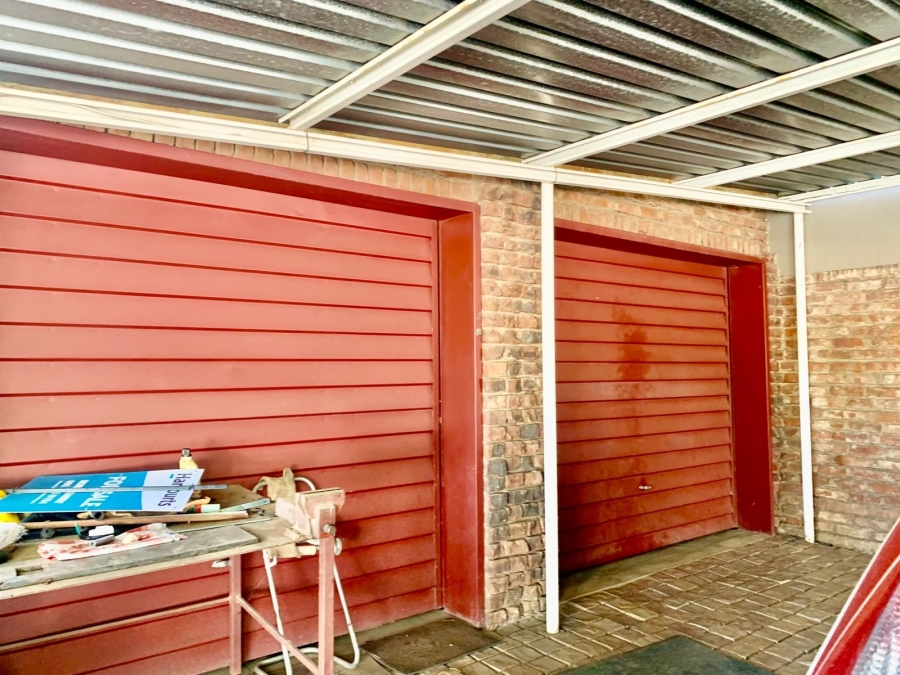 4 Bedroom Property for Sale in Rustenburg Central North West